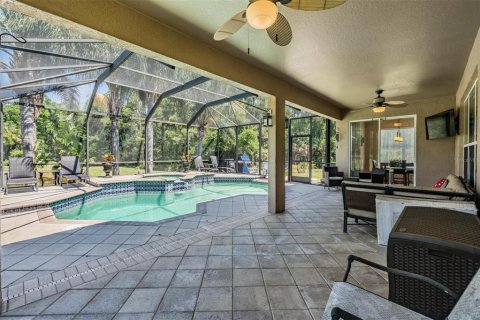 House in Tampa, Florida 4 bedrooms, 219.81 sq.m. № 1640156 - photo 19