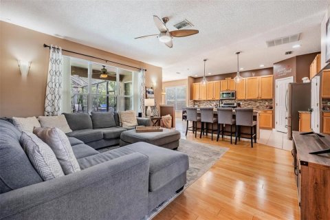 House in Tampa, Florida 4 bedrooms, 219.81 sq.m. № 1640156 - photo 17
