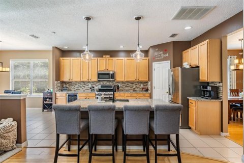 House in Tampa, Florida 4 bedrooms, 219.81 sq.m. № 1640156 - photo 6