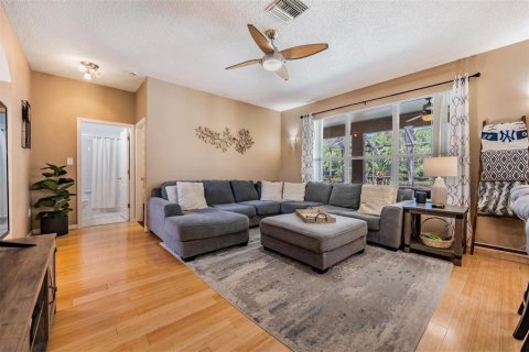 House in Tampa, Florida 4 bedrooms, 219.81 sq.m. № 1640156 - photo 18