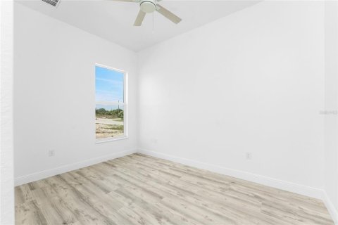 House in Port Charlotte, Florida 3 bedrooms, 152.36 sq.m. № 1563004 - photo 23