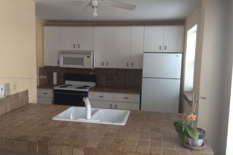Copropriété à vendre à Miami Beach, Floride: 2 chambres, 66.89 m2 № 1887768 - photo 21