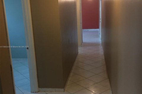 Copropriété à vendre à Miami Beach, Floride: 2 chambres, 66.89 m2 № 1887768 - photo 18