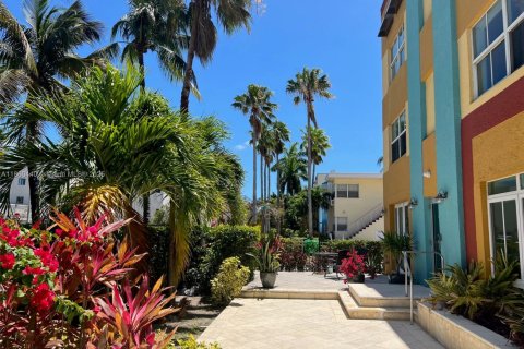Copropriété à vendre à Miami Beach, Floride: 2 chambres, 66.89 m2 № 1887768 - photo 6