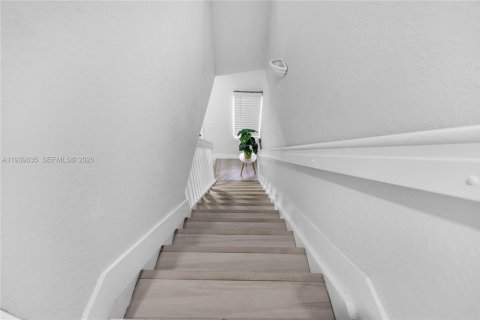 Townhouse in Hialeah Gardens, Florida 3 bedrooms, 128.58 sq.m. № 1997273 - photo 29