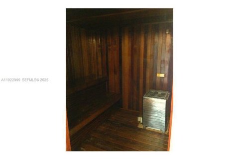 Copropriété à louer à Miami, Floride: 1 chambre, 63.64 m2 № 1976886 - photo 13