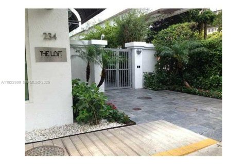 Copropriété à louer à Miami, Floride: 1 chambre, 63.64 m2 № 1976886 - photo 2