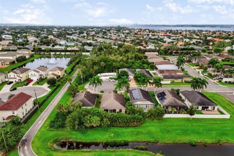 Villa ou maison à vendre à Bradenton, Floride: 3 chambres, 136.38 m2 № 2419976 - photo 4