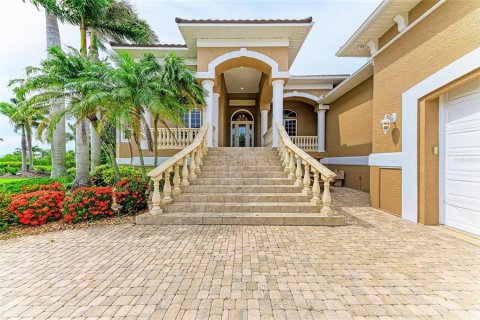 Casa en venta en Port Charlotte, Florida, 4 dormitorios, 441.47 m2 № 1833415 - foto 10