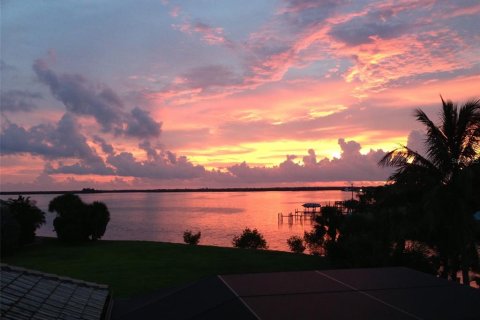Casa en venta en Port Charlotte, Florida, 4 dormitorios, 441.47 m2 № 1833415 - foto 8