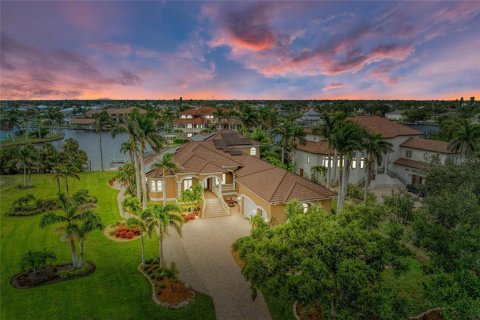 Casa en venta en Port Charlotte, Florida, 4 dormitorios, 441.47 m2 № 1833415 - foto 1