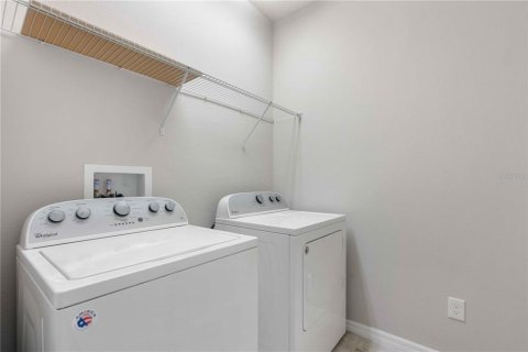 Townhouse in Dunedin, Florida 3 bedrooms, 138.24 sq.m. № 2202245 - photo 26