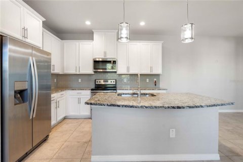 Townhouse in Dunedin, Florida 3 bedrooms, 138.24 sq.m. № 2202245 - photo 10