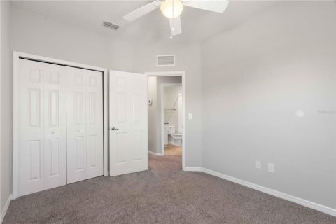 Townhouse in Dunedin, Florida 3 bedrooms, 138.24 sq.m. № 2202245 - photo 22