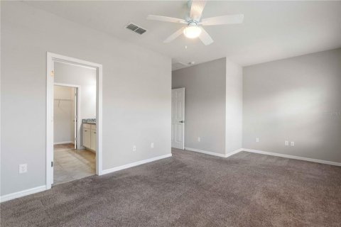 Townhouse in Dunedin, Florida 3 bedrooms, 138.24 sq.m. № 2202245 - photo 16
