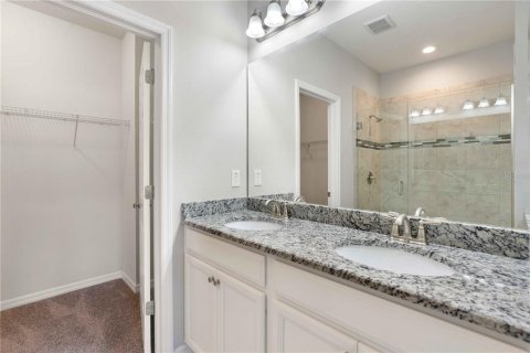 Townhouse in Dunedin, Florida 3 bedrooms, 138.24 sq.m. № 2202245 - photo 18