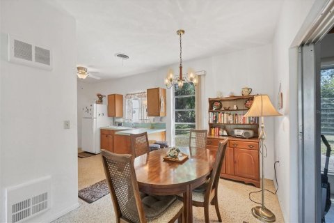 House in Port Charlotte, Florida 2 bedrooms, 107.4 sq.m. № 1654540 - photo 14