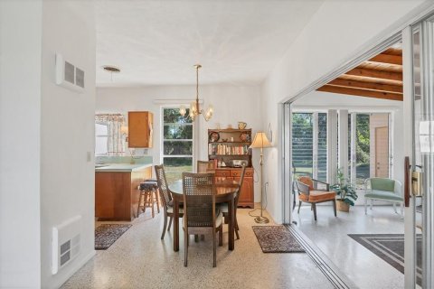 House in Port Charlotte, Florida 2 bedrooms, 107.4 sq.m. № 1654540 - photo 13