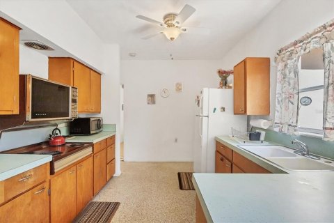 House in Port Charlotte, Florida 2 bedrooms, 107.4 sq.m. № 1654540 - photo 9