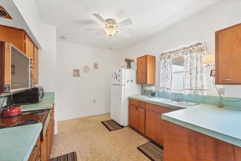 House in Port Charlotte, Florida 2 bedrooms, 107.4 sq.m. № 1654540 - photo 11