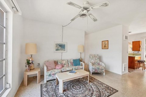 House in Port Charlotte, Florida 2 bedrooms, 107.4 sq.m. № 1654540 - photo 8