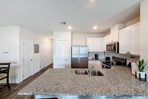 Townhouse in Davenport, Florida 3 bedrooms, 135.92 sq.m. № 1910766 - photo 5