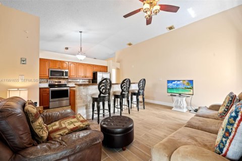 Casa en venta en Sunrise, Florida, 3 dormitorios, 160.44 m2 № 2056523 - foto 9