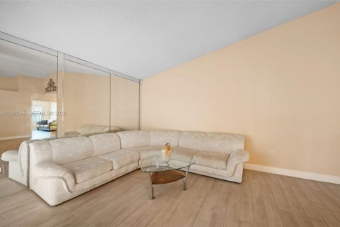 Casa en venta en Sunrise, Florida, 3 dormitorios, 160.44 m2 № 2056523 - foto 7