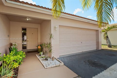 Casa en venta en Sunrise, Florida, 3 dormitorios, 160.44 m2 № 2056523 - foto 3