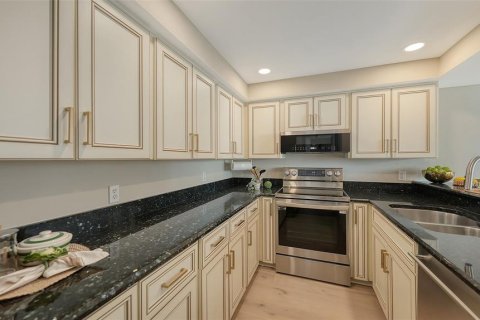 Condo in Sarasota, Florida, 2 bedrooms  № 1513547 - photo 11