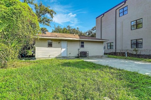 House in Tampa, Florida 3 bedrooms, 83.24 sq.m. № 2393724 - photo 20