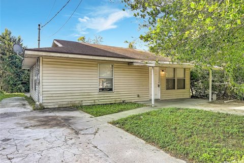 House in Tampa, Florida 3 bedrooms, 83.24 sq.m. № 2393724