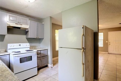 House in Tampa, Florida 3 bedrooms, 83.24 sq.m. № 2393724 - photo 7