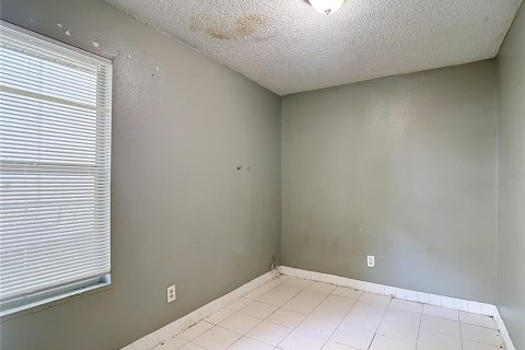 House in Tampa, Florida 3 bedrooms, 83.24 sq.m. № 2393724 - photo 16
