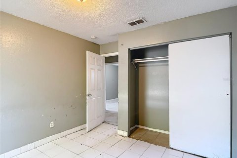 House in Tampa, Florida 3 bedrooms, 83.24 sq.m. № 2393724 - photo 10