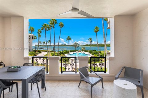 Condo in Miami Beach, Florida, 2 bedrooms № 2077649 - photo 17