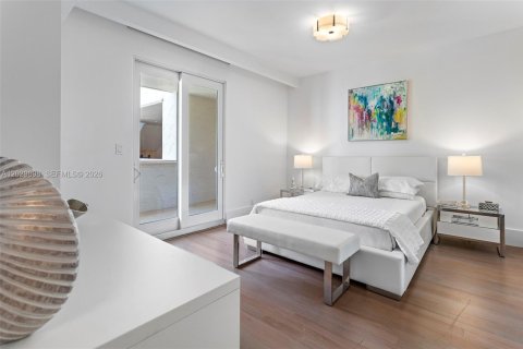 Condo in Miami Beach, Florida, 2 bedrooms № 2077649 - photo 27