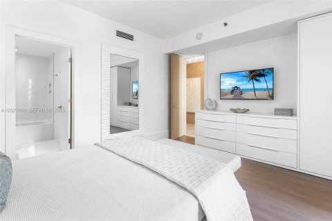 Condo in Miami Beach, Florida, 2 bedrooms № 2077649 - photo 28
