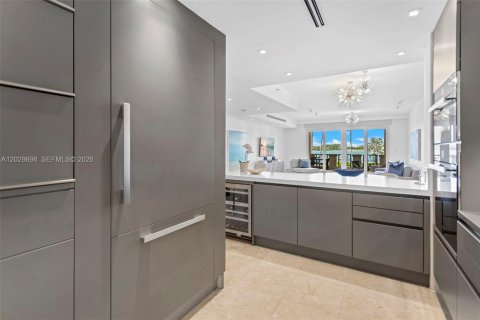 Condo in Miami Beach, Florida, 2 bedrooms № 2077649 - photo 8