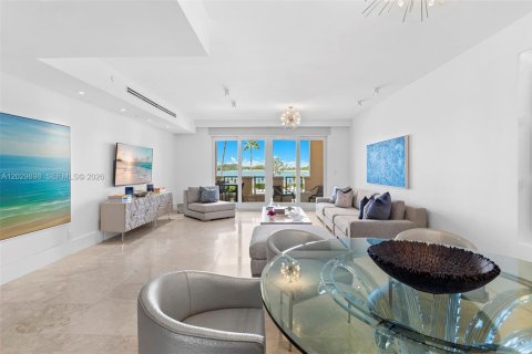 Condo in Miami Beach, Florida, 2 bedrooms № 2077649 - photo 5