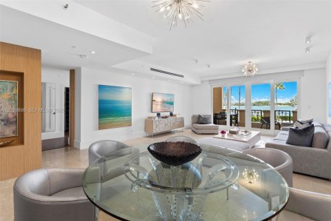Condo in Miami Beach, Florida, 2 bedrooms № 2077649 - photo 6