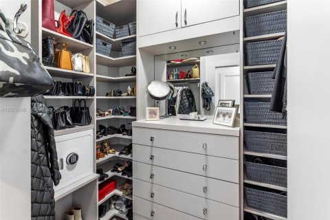 Condo in Miami Beach, Florida, 2 bedrooms № 2077649 - photo 26