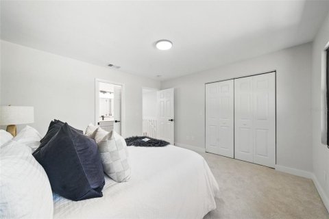 Townhouse in Largo, Florida 2 bedrooms, 97.36 sq.m. № 1777056 - photo 19