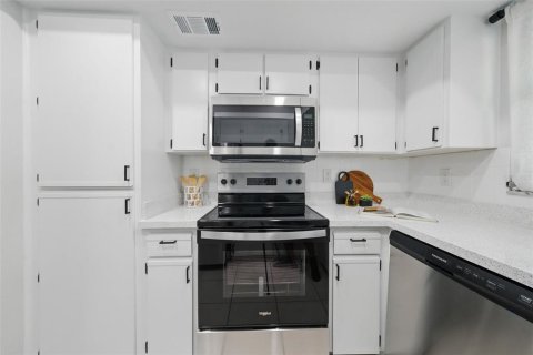 Townhouse in Largo, Florida 2 bedrooms, 97.36 sq.m. № 1777056 - photo 7