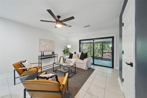 Townhouse in Largo, Florida 2 bedrooms, 97.36 sq.m. № 1777056 - photo 13