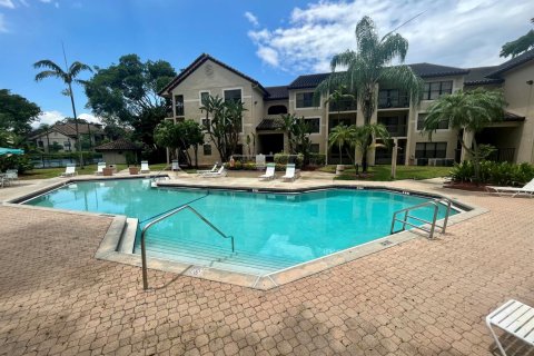 Condo in Pompano Beach, Florida, 2 bedrooms  № 2077655 - photo 27