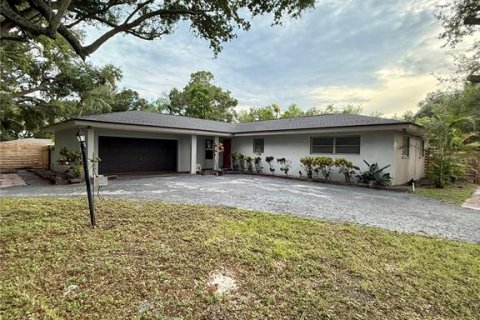House in Belleair Bluffs, Florida 4 bedrooms, 225.57 sq.m. № 2329239