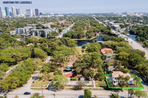 House in Fort Lauderdale, Florida 3 bedrooms, 200.48 sq.m. № 1896729 - photo 15