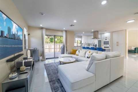 House in Fort Lauderdale, Florida 3 bedrooms, 200.48 sq.m. № 1896729 - photo 14