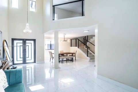 House in Fort Lauderdale, Florida 3 bedrooms, 200.48 sq.m. № 1896729 - photo 10